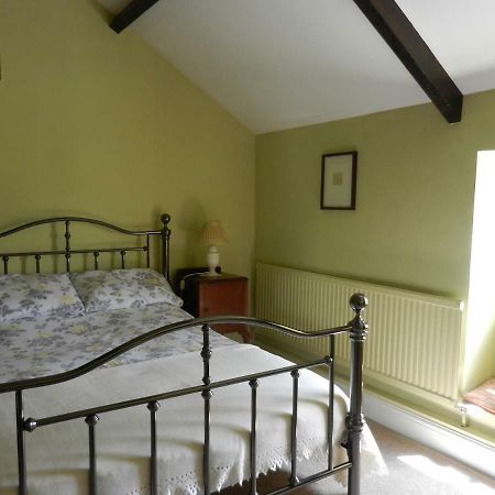 Cilwen Country House Bed And Breakfast Abernant 外观 照片