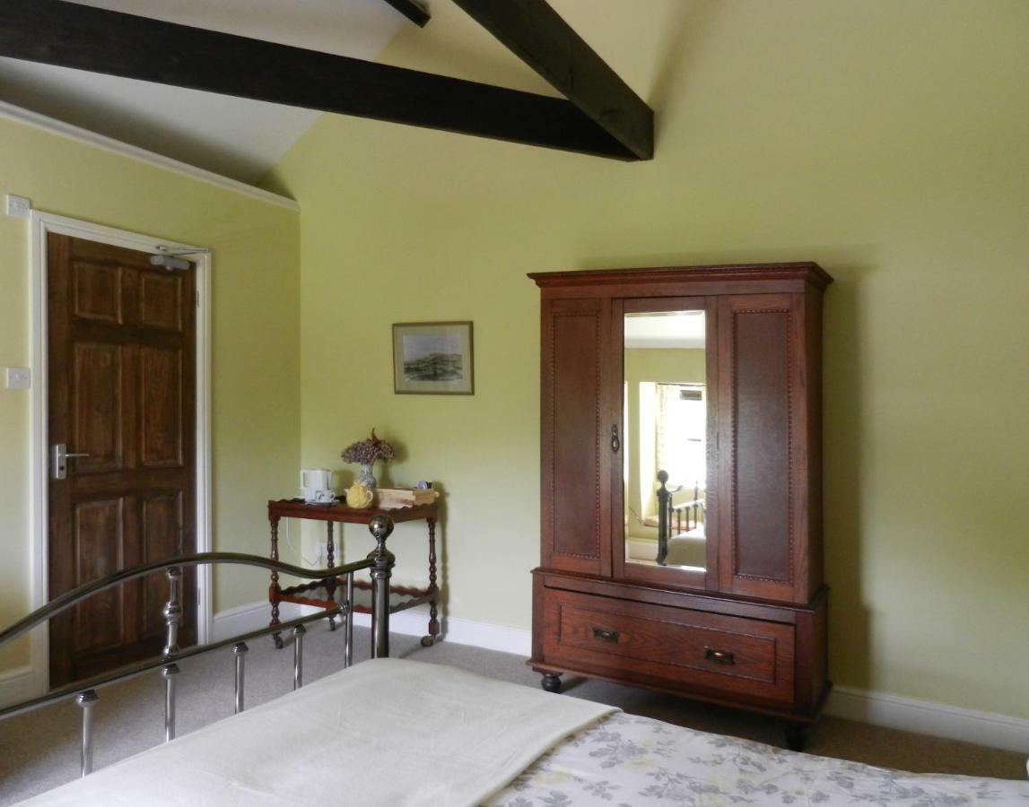 Cilwen Country House Bed And Breakfast Abernant 外观 照片
