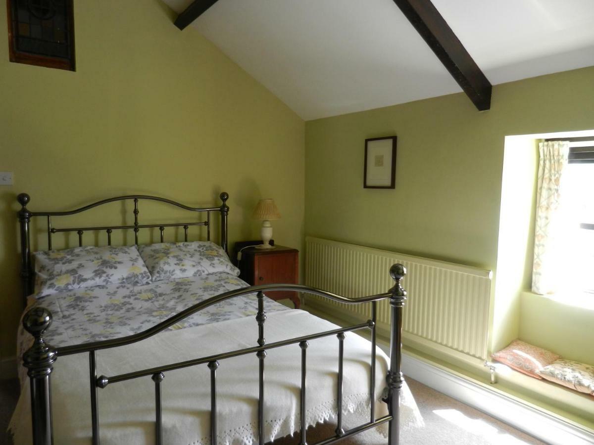 Cilwen Country House Bed And Breakfast Abernant 外观 照片