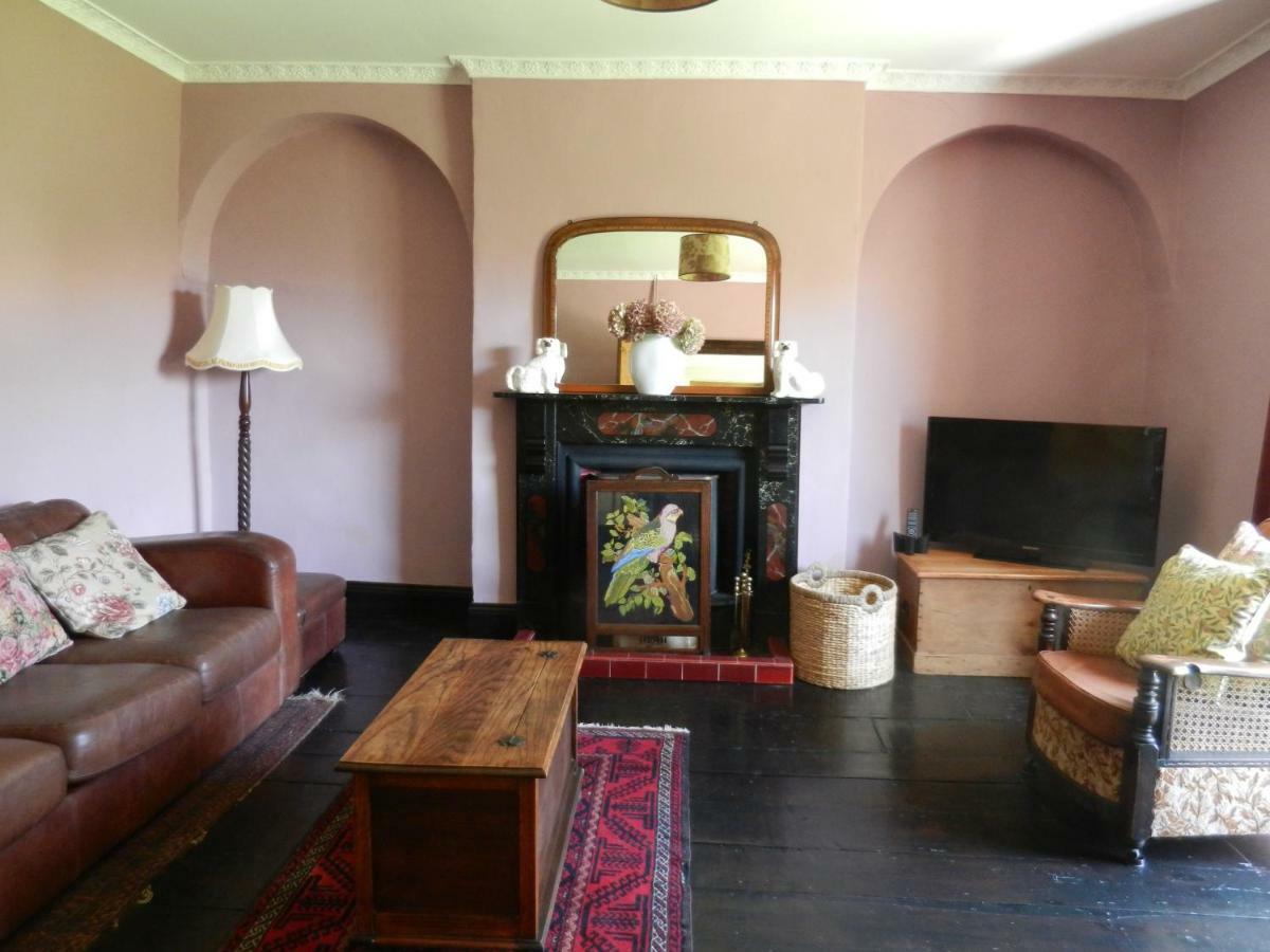 Cilwen Country House Bed And Breakfast Abernant 外观 照片