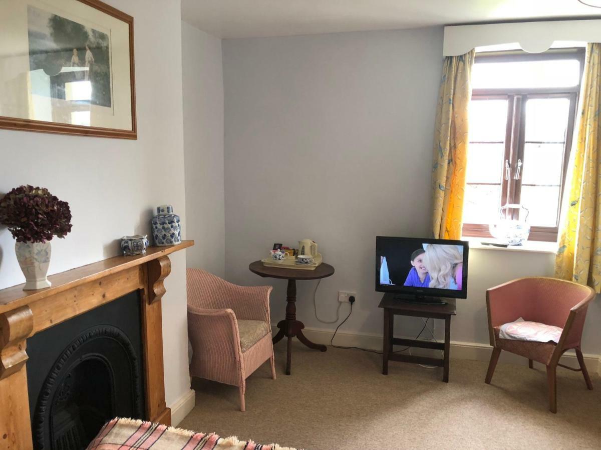 Cilwen Country House Bed And Breakfast Abernant 外观 照片