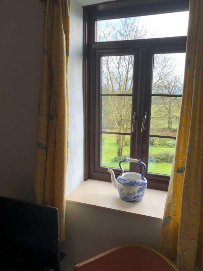 Cilwen Country House Bed And Breakfast Abernant 外观 照片